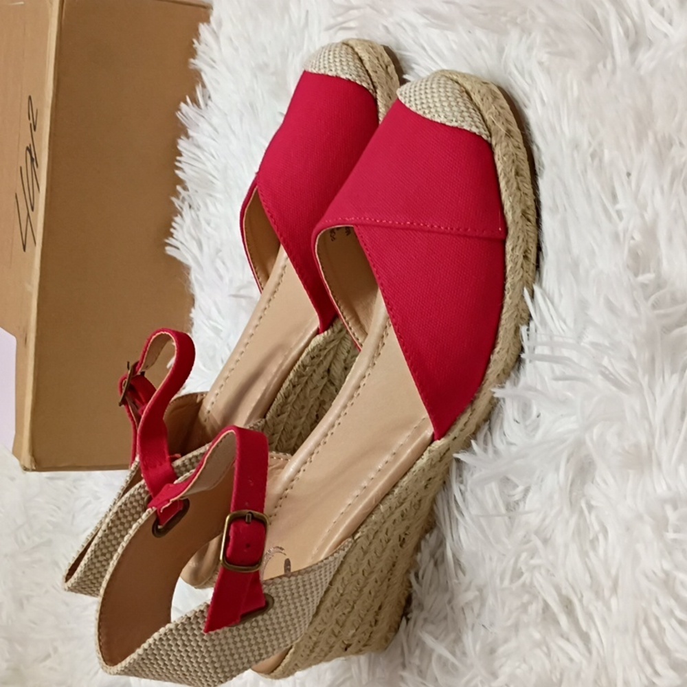 New Journee Collection Ashlyn Red Espadrille Wedge Sandals 7.5